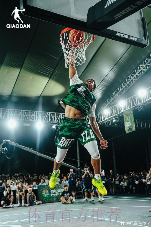 凯尔登-约翰逊全场8中5,三分4中3得到15分2篮板 凯尔登-约翰逊全场8中5,三分4中3得到15分2篮板